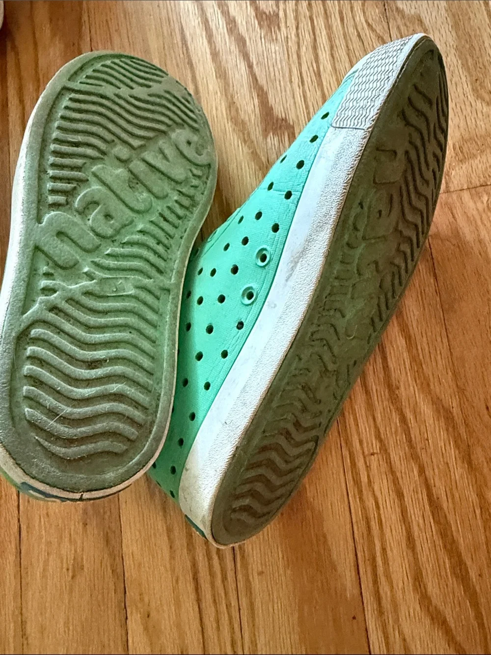 Native Shoes sz J1 Green Slip-On Rubber Sneakers with White Toe good condition